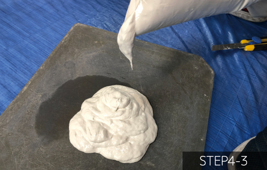 DIY漆喰をコテ板に出す